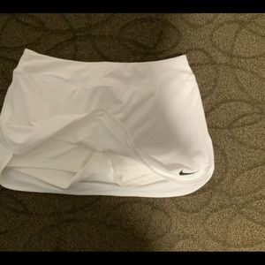 Nike white stretchy skort